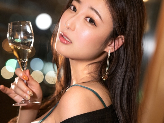 【妖艶お姉さんの密会】エチエチな松岡すずと禁断のデート！欲望のままに淫らに絡み合う、大人の濃厚セックス♡秘密の時間に溺れる！