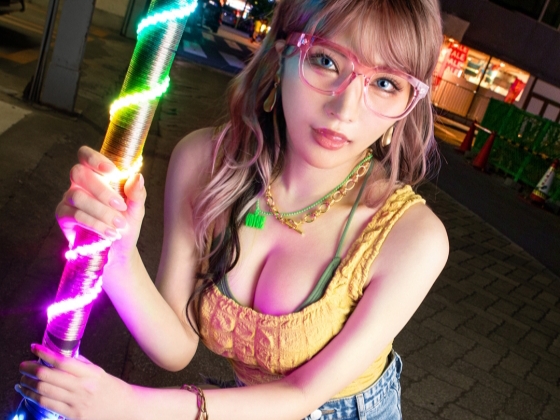 【ギャル神降臨】バチクソエロいイマドキギャルが素人宅訪問！肉食系ギャルが肉棒に跨り、ズボズボの激しい腰振りで素人チンポを喰いまくる！