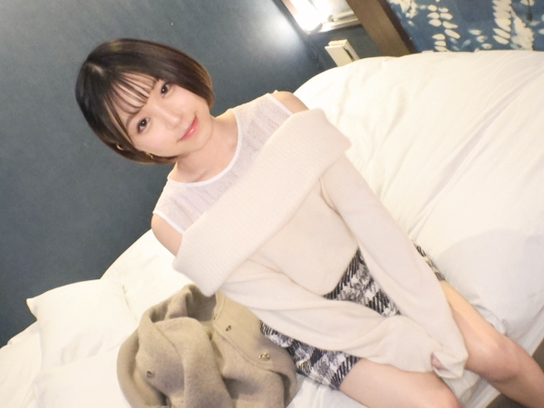 【初撮り素人娘】『気持ち良すぎる…』小柄で色白のウブな美少女がAVデビュー！フル勃起チンポに激ハメされ、敏感ボディがビクビク反応！喘ぎ声がエロかわいい♥