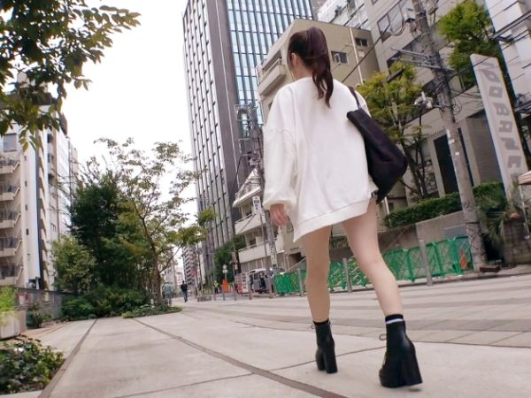 【アイドル志望美少女のAVデビュー】『もう我慢できない…』色白スレンダーのウブな美少女が、オナニーでは満たされない欲望を爆発！快楽の渦で潮吹きまくる衝撃の初体験！！