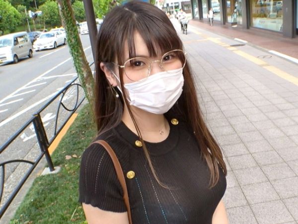 【デカ乳OLナンパ】『あっ…ダメ…感じちゃう…』メガネが似合うドM巨乳OLをゲット！ピタ服からこぼれるおっぱいを揺らしながら、デカチンで奥まで突かれて悶絶！！