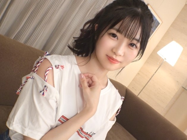 【美ボディインストラクターの秘密】『やだ…でも感じちゃう…』小動物系美少女のジムトレーナーがハメ撮りで美体を披露！細身の体がチンポに貫かれ、悶える姿がエロすぎる！♡