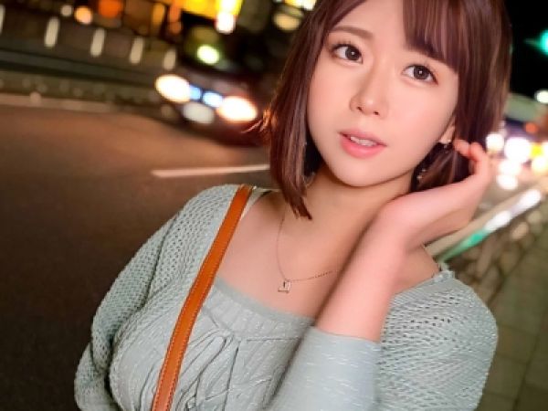 【バイト先で禁断の恋】『店長、好きです…』スレンダー美乳の新人バイト娘がオジサン店長と危険な関係♡ 好き好きオーラ全開で美尻を振りながら、ガチ恋中出しセックスに溺れる！美ボディと甘い声がエロすぎる！