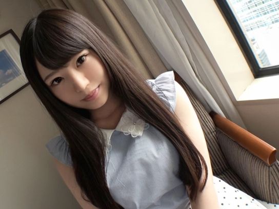 【ウブな19歳美少女のAVデビュー】黒髪ロングの清楚系女子が初挑戦!美白でプリッとしたお尻が超セクシー♡大人しそうな見た目とのギャップに興奮間違いなし!!
