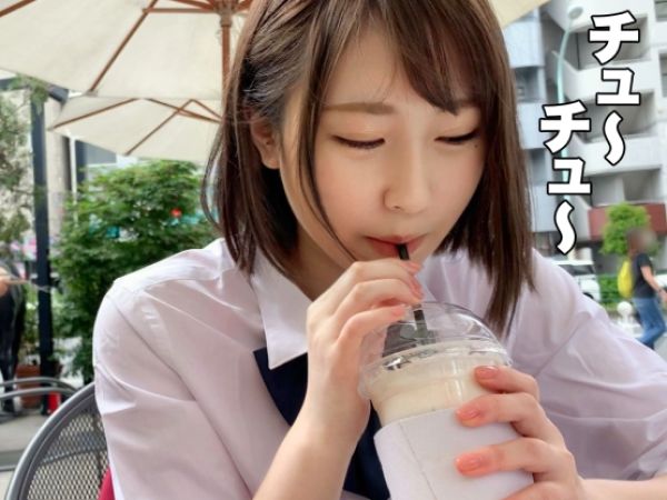 【19歳メイドコスで大胆変身】清楚系美少女がおじさん彼氏とえっちすぎるハメ撮り!バイブでオナニーして濡れ濡れマ○コにチ○ポ挿入!制服からメイド服に着替えて大興奮のセックス♥