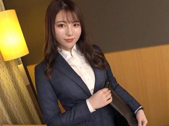 【スーツ姿の美ボディOL】『やだ…でも感じちゃう…』ナンパされたOLお姉さんが、パンストビリビリでカラダをイジられまくり！スーツ姿のエロいボディが露わになり、大興奮のボッキ不可なセックスに溺れる！！♡