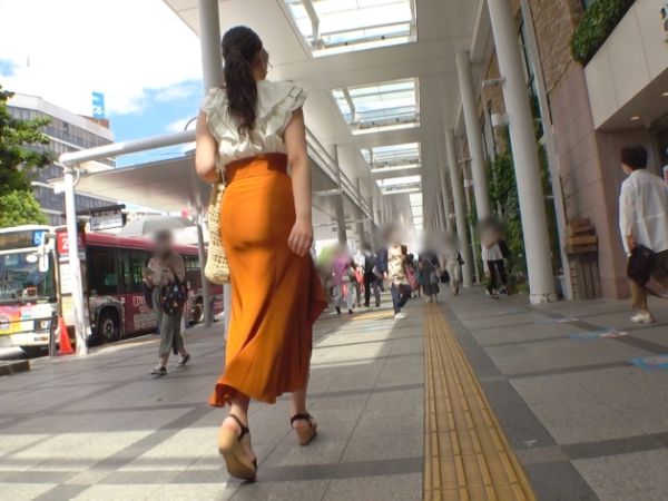 【高身長スレンダー美女をゲット！】173cmの美脚お姉さんをナンパ成功！ご無沙汰マ●コは敏感すぎて手マンでビシャビシャ♡ 極太チンポで悶絶アクメ連発！