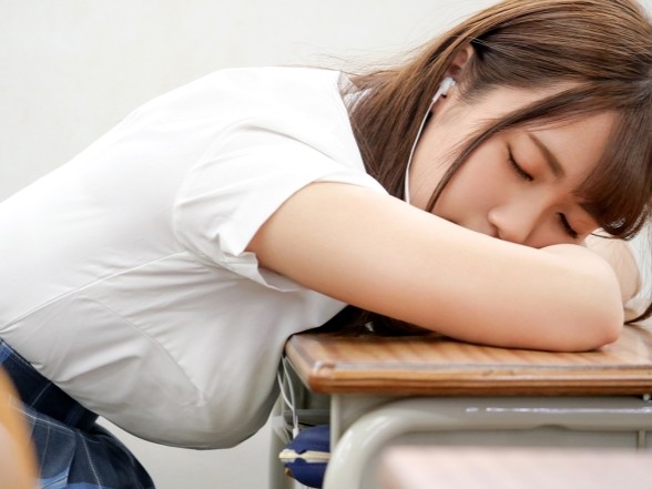 【青春プレイバック】『近くてドキドキ…』巨乳制服美少女と0距離密着♥ 制服からこぼれる美巨乳と温かいオマ●コに包まれる甘酸っぱいSEX！主観で感じる制服美少女の甘い吐息と柔らかいカラダが最高すぎる！！♡