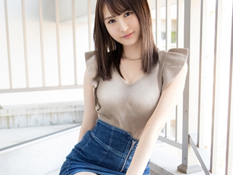 【素人男性と超絶美少女の濃厚セックス】『こんなに…感じちゃう…』色白美ボディの美少女が素人男性と本気のエッチ！エロいカラダにフル勃起必至！素人男性のギンギンちんぽで感じまくる美少女の喘ぎ声がたまらない♡