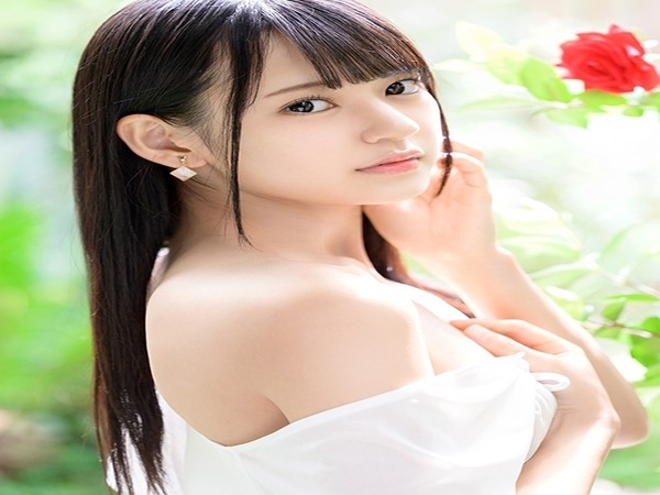 【無毛美脚の美少女】純粋な顔をザーメンで汚したい！極上スタイルの細身美女が、連続で濃厚な精子を浴びて顔が白く染まる！無垢な表情がエロい！