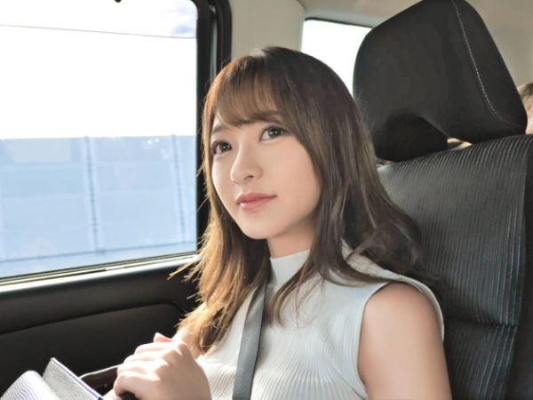 【デリバリー美少女】「今日は私が癒してあげる♡」スレンダー華奢ボディのS級美少女が素人男性宅へ訪問！甘いキスとフェラご奉仕でメロメロに→恋人つなぎで猛烈ピストン！自宅で味わう極上セックス体験！