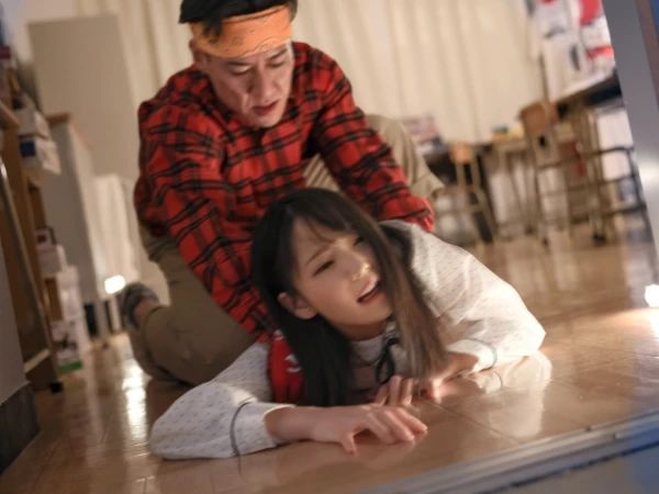 【オタサーの闇NTR】『やだ…でも気持ちいい…』サークルの紅一点彼女がストーカー男に弱みを握られ、彼氏のいない隙に淫らな調教！オタク男子の知らない彼女の敏感ボディが快楽に溺れ、寝取られSEXで堕ちていく…♡