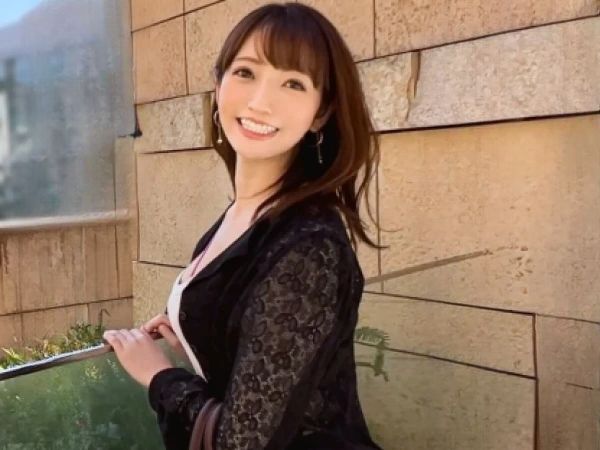 【彼氏持ちの巨乳メンエス嬢】浮気チンポにメロメロ！黒パンスト美脚の美女がナマで咥え込み、彼氏には内緒の生ハメ性交でイキまくる♥